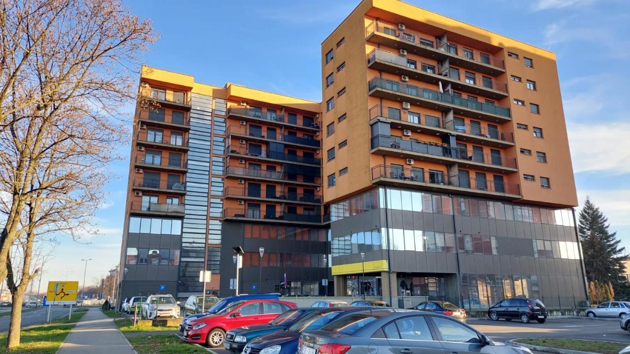 Med Man Apartmani Slavonski Brod Esterno foto